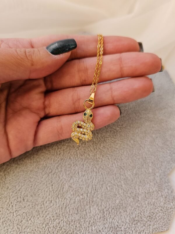 Collar snake shine acero dorado