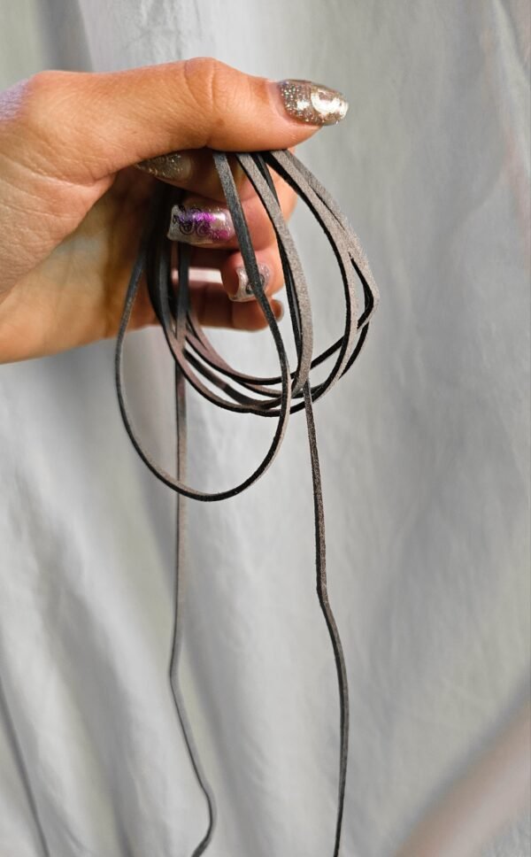 Chocker gris largo liso