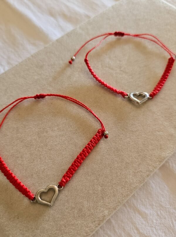 Pulsera hilo rojo cora calado