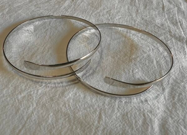 Brazalete liso plateado
