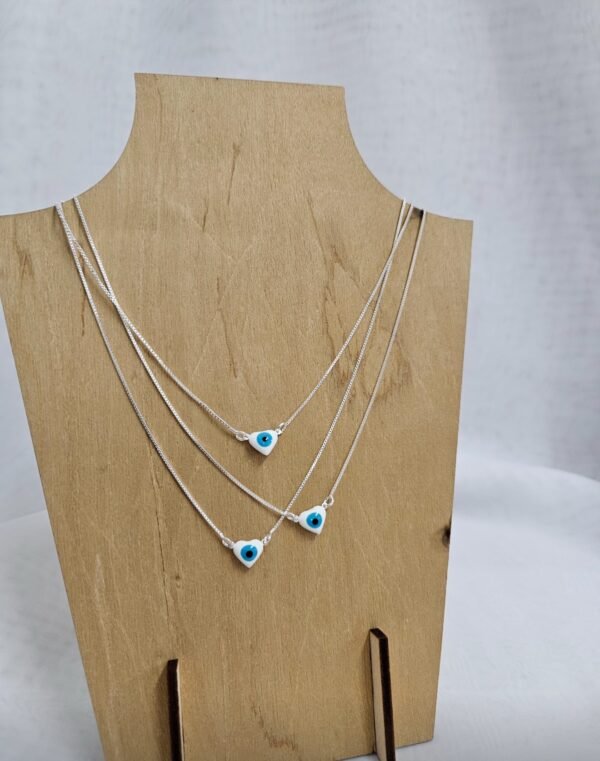 Collar love eye