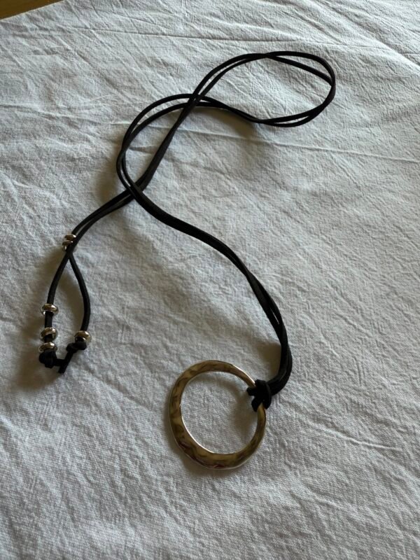 Chocker circulo negro