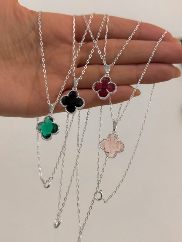 Collar trébol (4 colores)