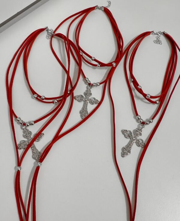 Chocker rojo cruz
