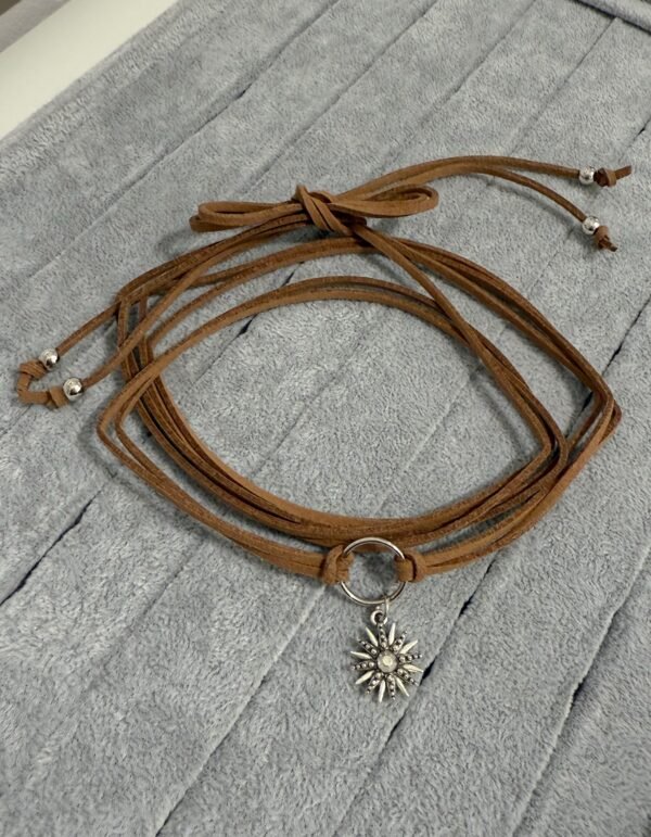 Chocker marrón arandela flor