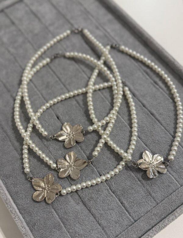 Collar perlas flower