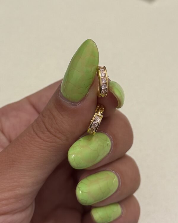 Argollitas brilli rosa claro acero dorado