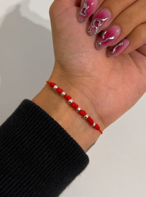 Pulsera hilo rojo combinada