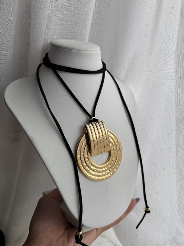 Chocker negro bali dorado