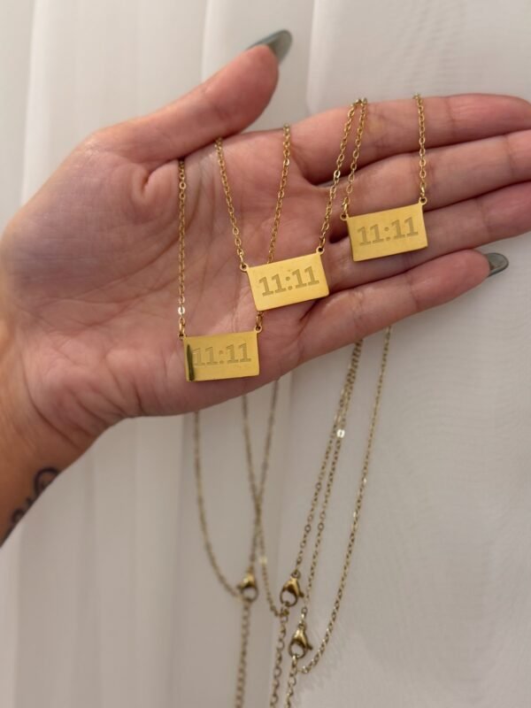 Collar 11:11 acero dorado