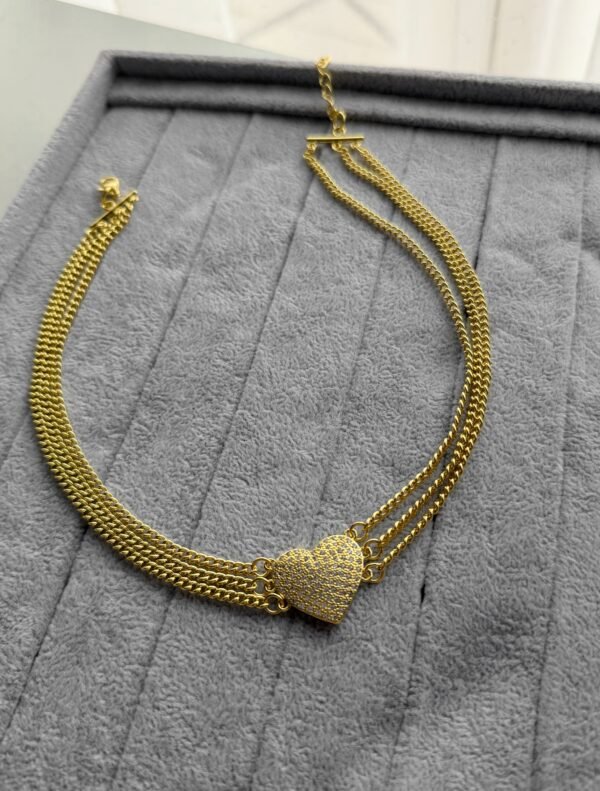 Collar corazón max brillo acero dorado corto