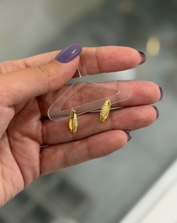 Argollitas brillo forma acero dorado