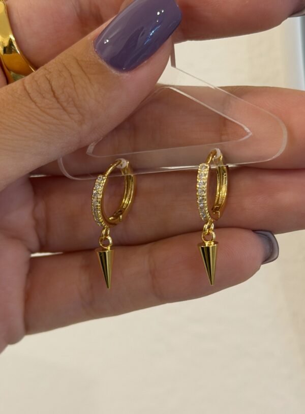 Argollitas shine punta acero dorado