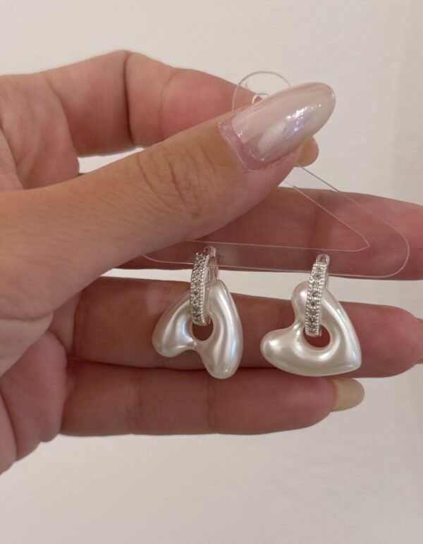 Argollas cora perla acero blanco