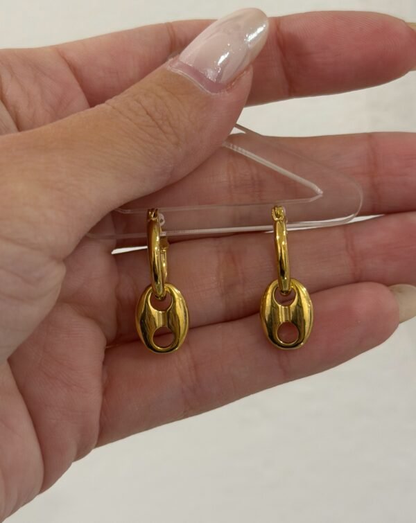 Argollas badge acero dorado
