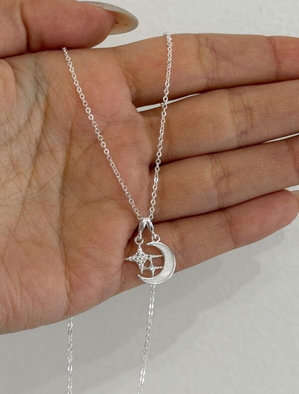 Collar cielo acero blanco